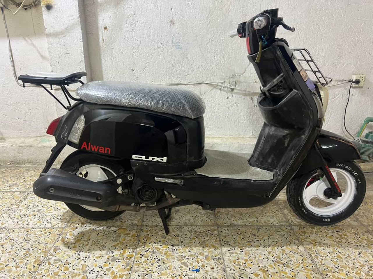 سلام عليكم دراجة بوليس 🚨
دراجة نوزل كهرباءيات كاملة نكرة سلف صدر امامي خلفي تخم تاير جدد شلعة معدل كاملة مكملة الدراجة اي نقص مابيها بيها بس كلج خلفي  تعبان قفل جنة قفل اكسل قفل ستيرن كلها شغالة مكاني البياع 600 وبيها مجال مستعجل عل بيعتها***********
