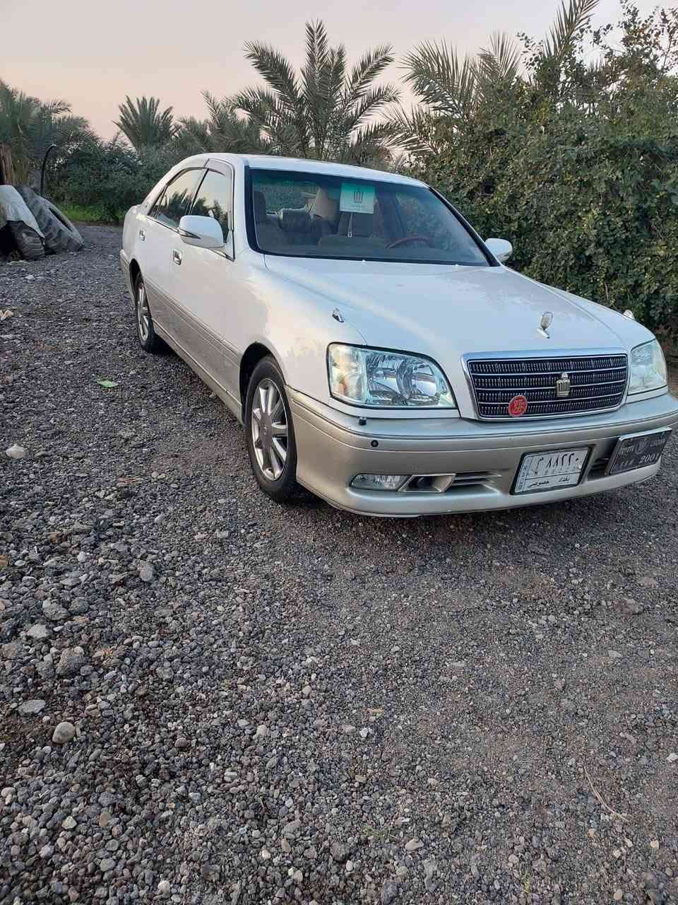 أسلام عليكم ورحمة الله وبركاته ملكه كراون موديل 2001
1-السياره مكفول من كلشي 
2-كرستال اصل 
3-اربع دكم اصل شاصي71
4-اربع كشنات كهرباء 
5-مرايه شفط وهيتر رقم مميز تحويل ثاني يوم المكان بغداد الرصافه الثانيه السعر165وبيه مجال  (***********)
