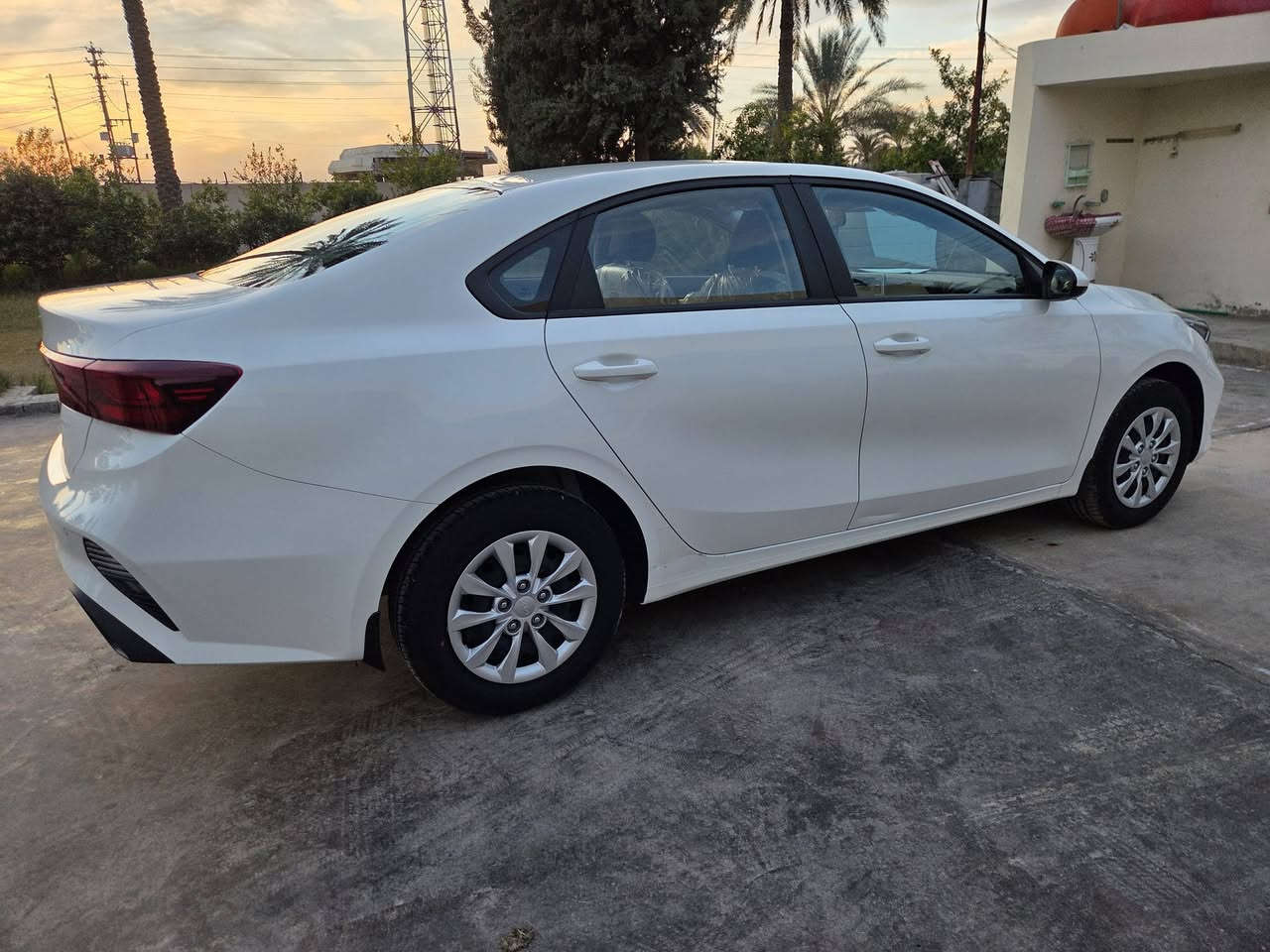 كيا سيراتو ٢٢ بغداد كوريا السياره وضع شركة ماشي ١٢ الف سعر ١٧٥ العنوان بغداد قضاء المدائن 
***********
