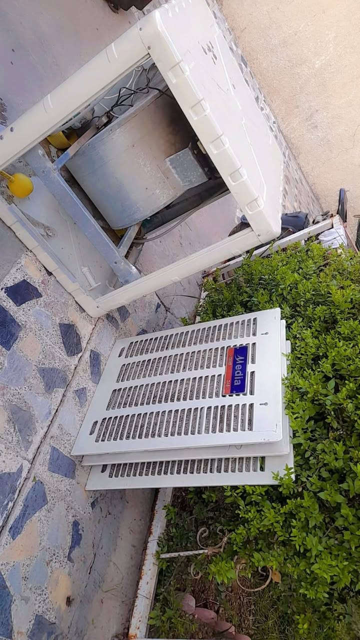 مبردة للبيع نضيفة وجديدة استعمال اقل شهر وشغالة سعرها 150 مكان مدينة الصدر


**إذا كنت صاحب هذا الإعلان وتريد حذفه لأي سبب، رجاءا أرسل رسالة إلى الدعم الفني**
