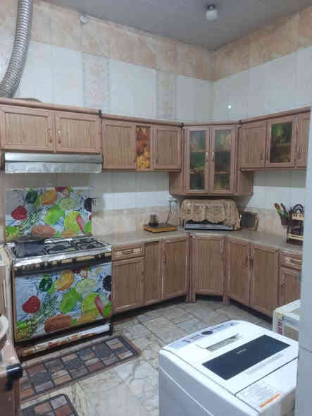 مستعجل ع البيع 
بيت للبيع السعر جداً مناسب + موقع مميز 

مساحة ١٥٠ متر طابقين كونكريت مسلح 
الطابق الاول : غرفة - مطبخ - صالة - استقبال - صحيات داخلي وخارجي  
الطابق الثاني : غرف عدد ٣ - صالة - صحيات 
الموقع : شارع ٣٠ خلف مؤسسة الشهداء 
السعر 270 واكو مجال بسيط للتفاوض 
واتساب ***********
