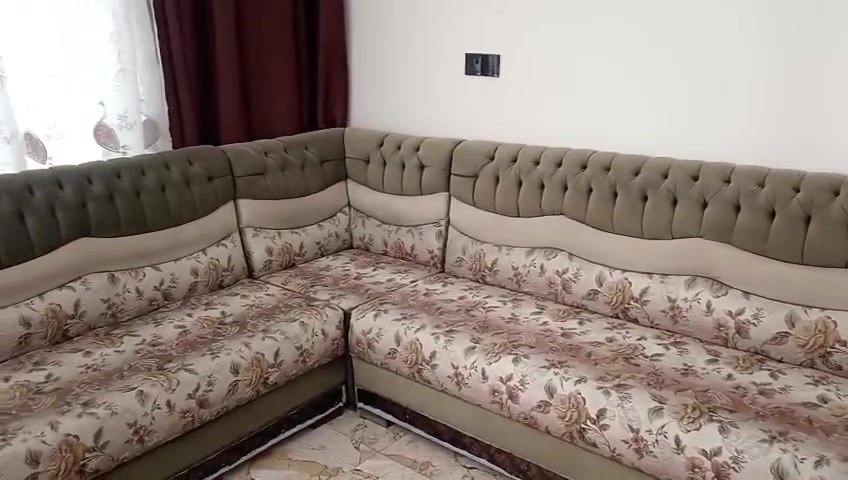 السلام عليكم غراض للبيع شاشه 50 وشاشه 65 وتخم ديوان عدد2 دوشك وسبلت طن للتواصل ***********
