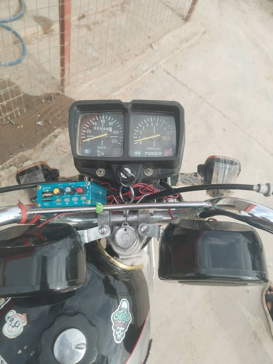 السلام عليكم البيع مطور موديل ٢٠٢١ السعر ٣٢٥وبي مجال ***********
