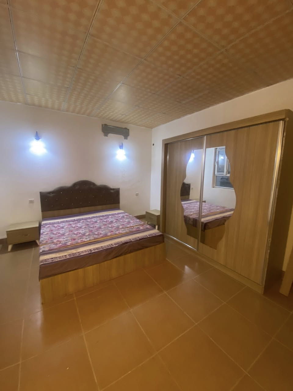 بيع سريع غرفه نوم  خمس قطع مع الدوشك
سعرها كلش مناسب

للاستفسار ***********
