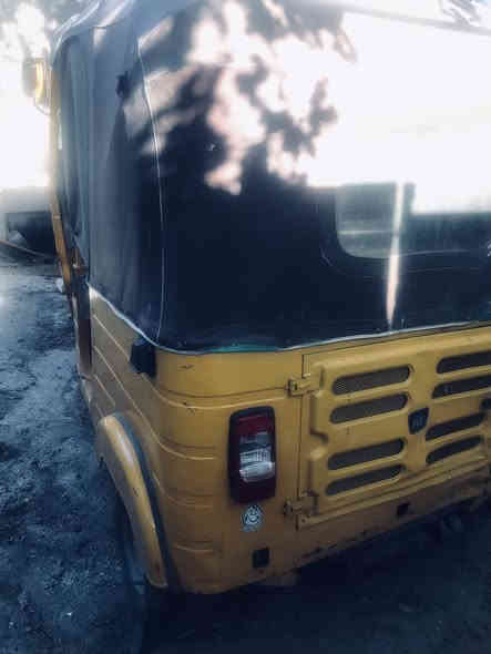 تكتك ١٩البيع مكينه وكسن مكفوالت تكتك خير من الله بيه ضربه موظحه  بل صوره تكتك مال جناي السعر ٤و٣٠٠ واراق كامله 
***********هذا رقمي
