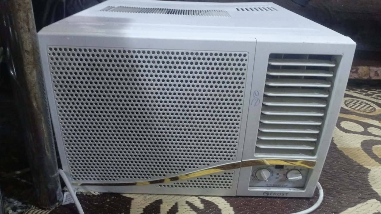 سلام عليكم
مكيف طنين 

مااعرف الماركة مالتة  لين مكلف بل نشر 

هاذة رقم راعية 

*********** وتساب ***********

بغداد شارع حيفا
سعرة 325الف جديد ممستعمل اهواي
