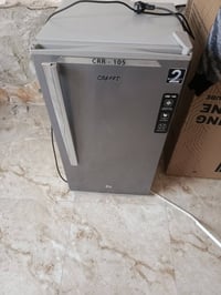 ثلاجة 6 قدم اخت الجديدة تجميد فول السعر 100 وبيهة مجال التواصل 0783338...