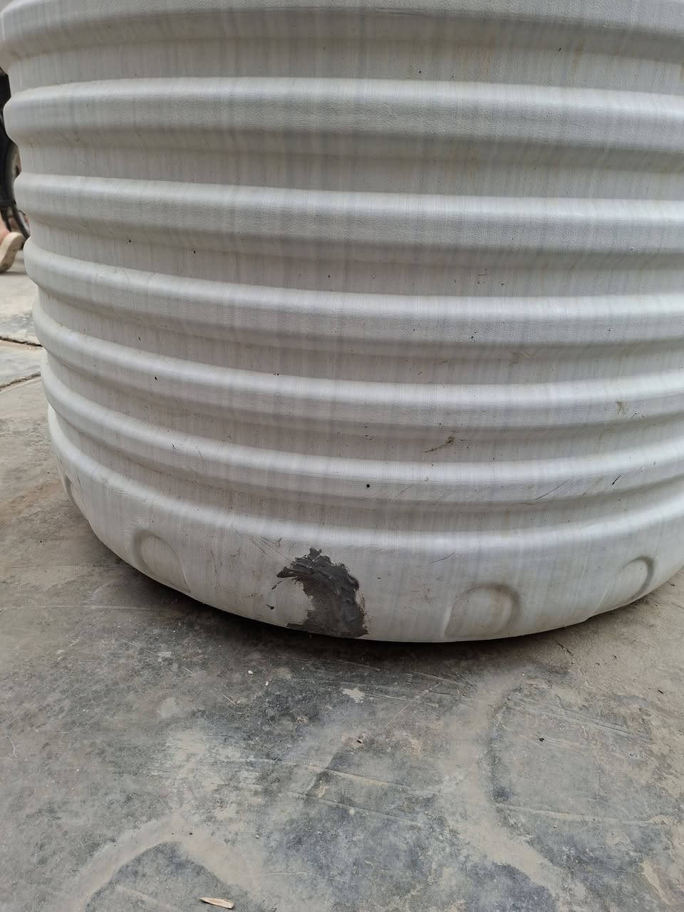 خزان ماء تانكي ١٠٠٠ لتر + تنور حديد + جرباية اطفال للبيع الاسعار
التانكي سعره ٥٠ 

الجرباية ١٥
***********
التنور ٥٠
