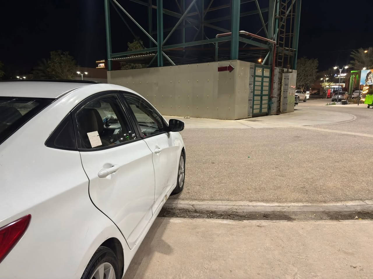 السلام عليكم اكسنت موديل 2014سياره ماشيه 270 خليجي باسمي سياره سياره مصبوغه حزام  تبريد كير مكينه مكفولات فتحه تخم تايرات جدد حداديه جديده مكينه1600 لتواصل متواجد واتساب ***********
