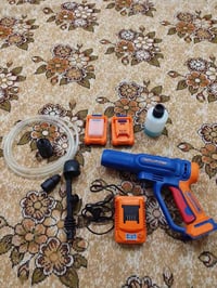 مكنسة شحن • بطاريتين • قوة ٦م