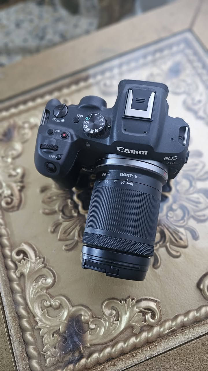 📸 للبيع Canon EOS R7

للبيع كاميرا Canon EOS R7 بحالة ممتازة جداً، استعمال شخصي لمدة 4 أشهر فقط، نظيفة جداً وما متعوبة 

الملحقات:
✅ بطاريتان أصليتان Canon
✅ جنطة حمل صغيرة خاصة بالكاميرا

الكاميرا جاهزة للاستخدام ومناسبة للتصوير الاحترافي وصناعة المحتوى.

📞 للتواصل واتساب: ***********
