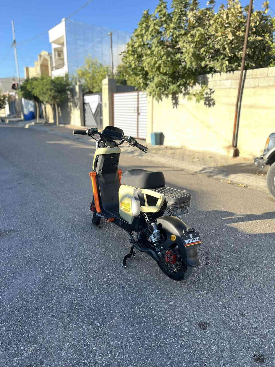 سلام عليكم

دراجه شحن F3
دراجه كلش حلوه جديده
قشرهه جديد اي عيب مابيها
لايتات و ليداد كلها سليمه
سويج و بصمه و كارت كلها موجودات
بطاريات جديد امبدله تقريبن صارله شهر 
سعر 550 الففف
مكانه كركوك
رقم ***********
