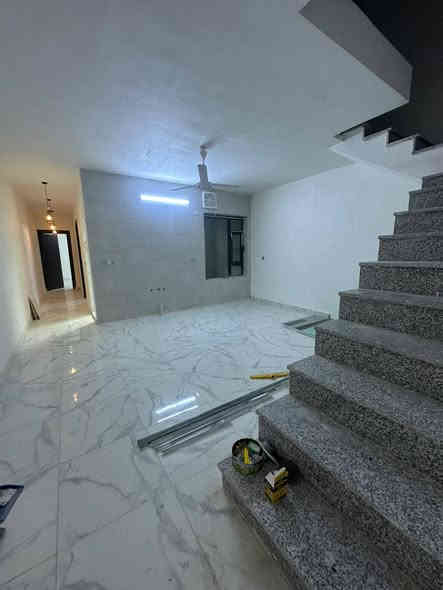 شقة للايجار غرفتين وصاله وحمامين مطبخ
المساحة 150 متر
طابق اول
درج خارجي
المنصور البيجية الجديده
***********
***********
