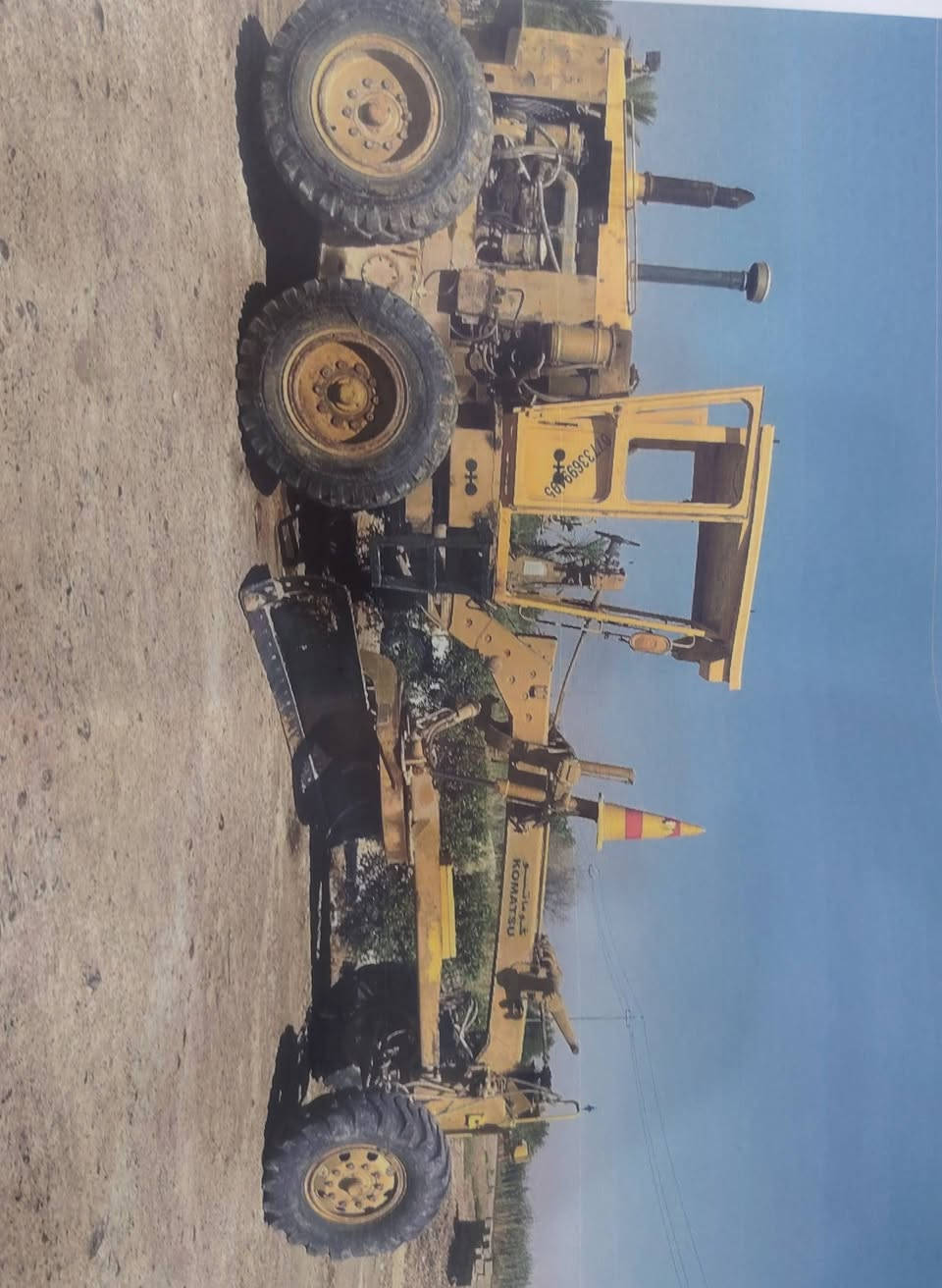 كريدر كوماتسو 605للبيع مكينه جاهزه للعمل سنويه تنتهي 2031 تحويل ثاني يوم مباشره مكلف بل نشر رقم راعي لمكينه***********
