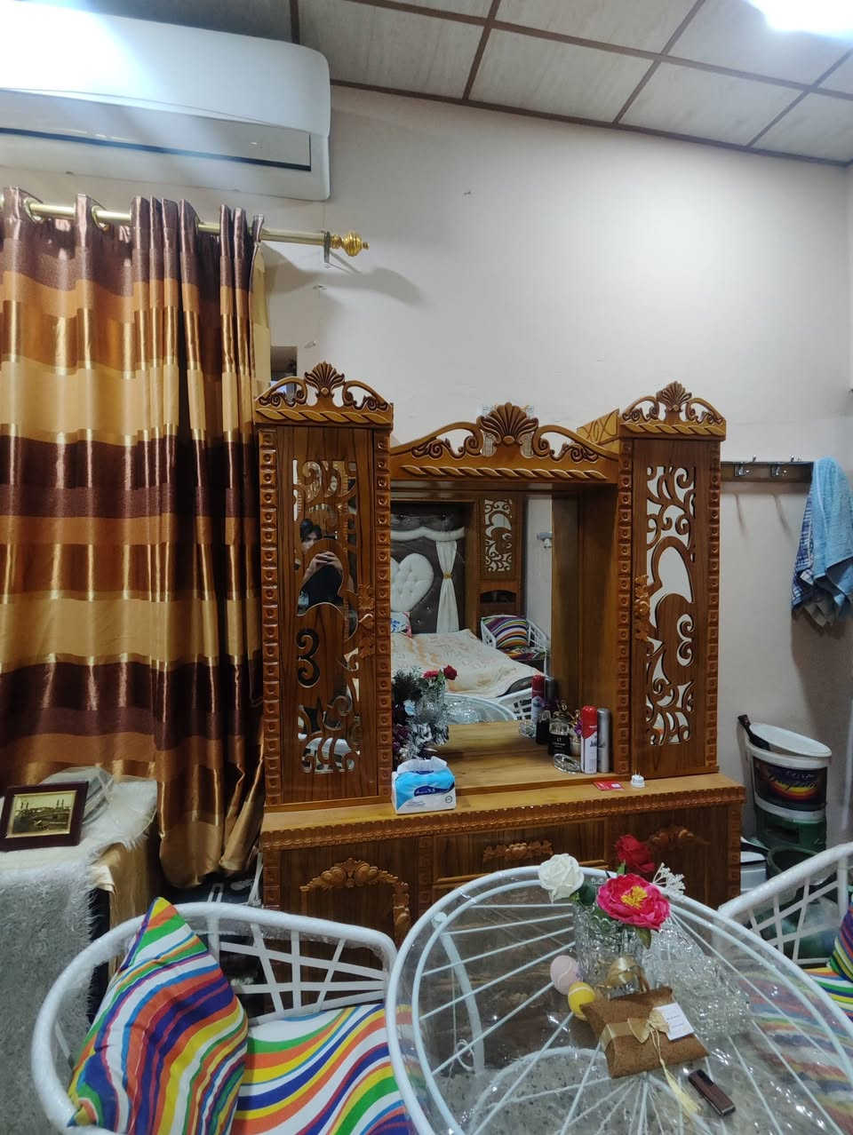 غرفة نوم للبيع غرفه مثثل مموضح بلصوره نضافه فول +الغرفه ممستعمله وجلخ مابيها لل استفسار اكثر الرقم 
***********
متواجد واتساب وفيس
