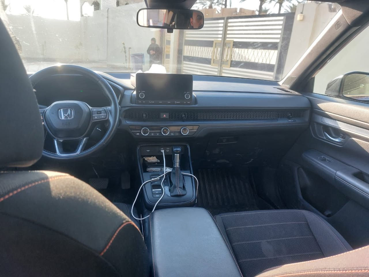 السلام عليكم
Cr-v سبورت 
‏ومعروفه مواصفات مال السبورت 
فتحه و رادار وتحكمات هاند بريك بصمه كشن كهرباء السياره جديده 
مكينه ٢٠٠٠ هايبرد 
موديل ٢٠٢٣
السعر ١٩٠ وبي مجال 
ماشيه ٥٠ الف كيلو 
وارد امريكي 
باسمي شرط التحويل 
الحادث مثل ما موضح بالسونار
مكانها بغداد
***********

