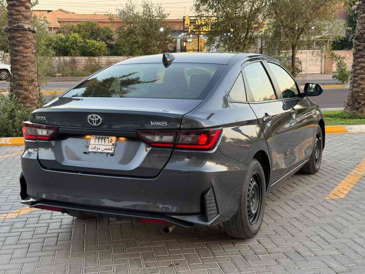 السلام عليكم 
تويوتا يارس 
وارد خليجي موديل 23 
بيها صبغ جاملغ وبنيد وباب سايق 
مواصفات 
محرك 1600
نصف فوول 
مكانها بغداد حي الجهاد 
السعر 100 $
للاستفسار 
*********** بغداد, العراق
