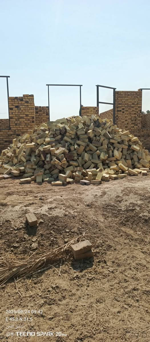 السلام عليكم طابوق  شرط قوه وركن واصل الرميثه 415$.       ***********
