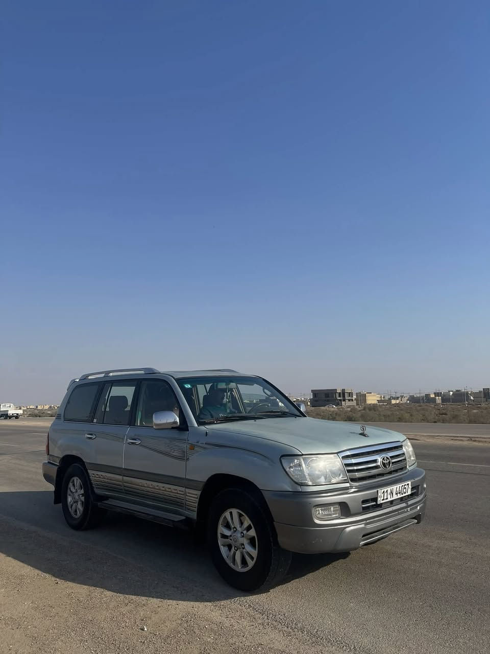 سلام عليكم
مونيكا 2001 محدثه 7 

مكينه v6  جديدة

كيرها نظيف 100‎%‎

فور ويل  شغال 

حدادية  كلها جديدة 

تخم تاير + ويل كب حجم 17 جديد 

منظومة تبريد جديدة

منظومة زنون  مال لكزز 

ثلاجة داخليه جديده شغاله 

بيها جراد مثل ما موضح بل صور 

رقم بغداد شرط المداور

عنواني كوت مركز مدينه 

السونار مرفق مع الصور 

للاتصال فقط 

***********

***********
