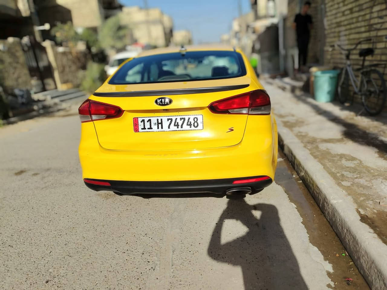 أ
كيه فورتي مديل 2017وارد مريكي حدثه بنيد سياره ليبل واحد مكفوله شواصي ولعود مكفوله من معجون وضربه بل عراق 
أي سونار لعجبك وديه صبغه وحده بدون يرباك مواصفات نص فول سياره s رقم دولي هيه مصفره سنويه مجده جديده سياره
سنويه بسمي تخم تاير ويل جديد صدر مامي خلفي جديد 
تبريد جديد محرك 2000دوش دوشمه عامه مال نواب 
رقم ***********
