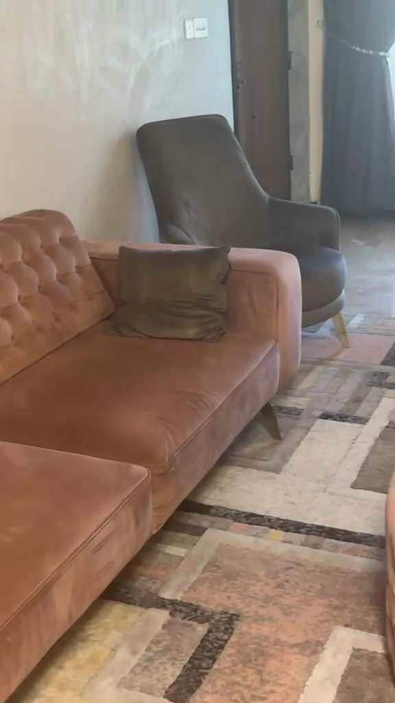 تخم جديد مع ميز طعام وطبله وصطيه
مستعجلين ع بيعه المكان الدوره شارع ابو طياره

‭0771 232 3999‬
ملاحظه اني مكلفه بنشر معلومات ع السعر الاتصال ع رقم
