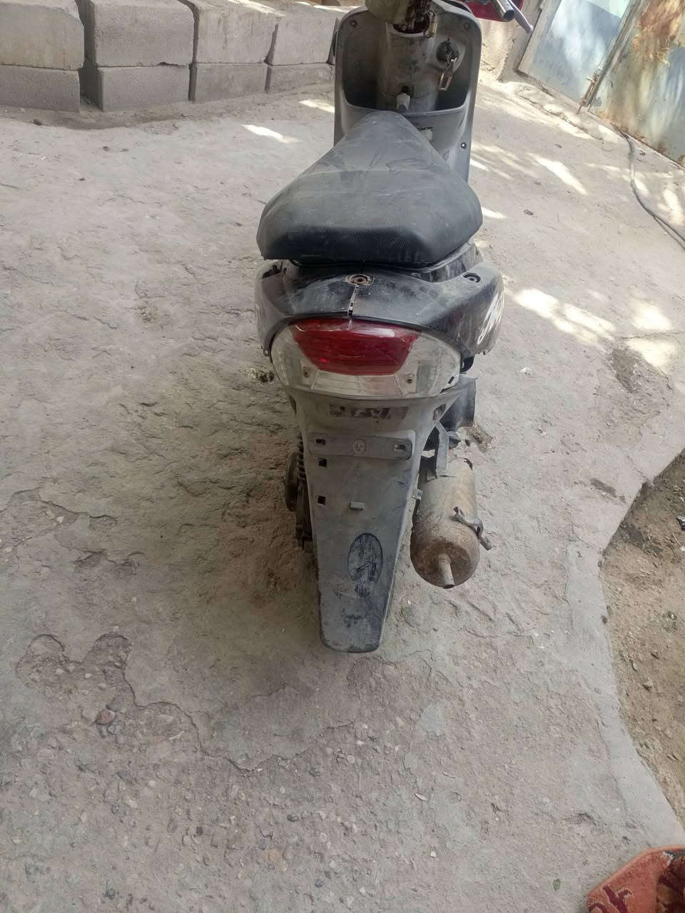 سلام عليكم ماكس منغولي للبيع على هاي الحالة شغالة محرك كفرات ابلادي سعر 400 بيه مجال حق الجية المكان الهارثة كرمة علي رقم ***********
