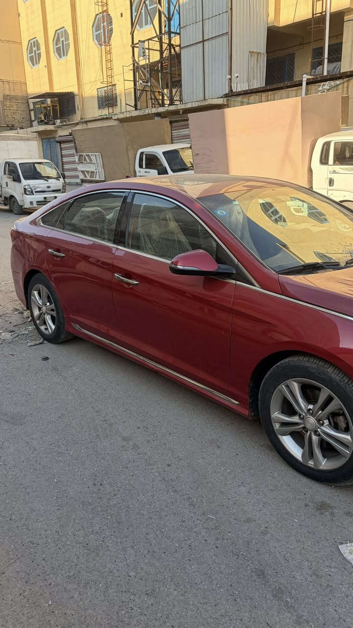 سوناتا 2018 سبورت✈️🔥 اعلى فئة 
بيها جاملغ وبنيد 
ماشية 125 الف 
كفالة گير ومحرك وصدر جديد
148 وبيها مجال  
ممتوفر ماسنجر 
***********
