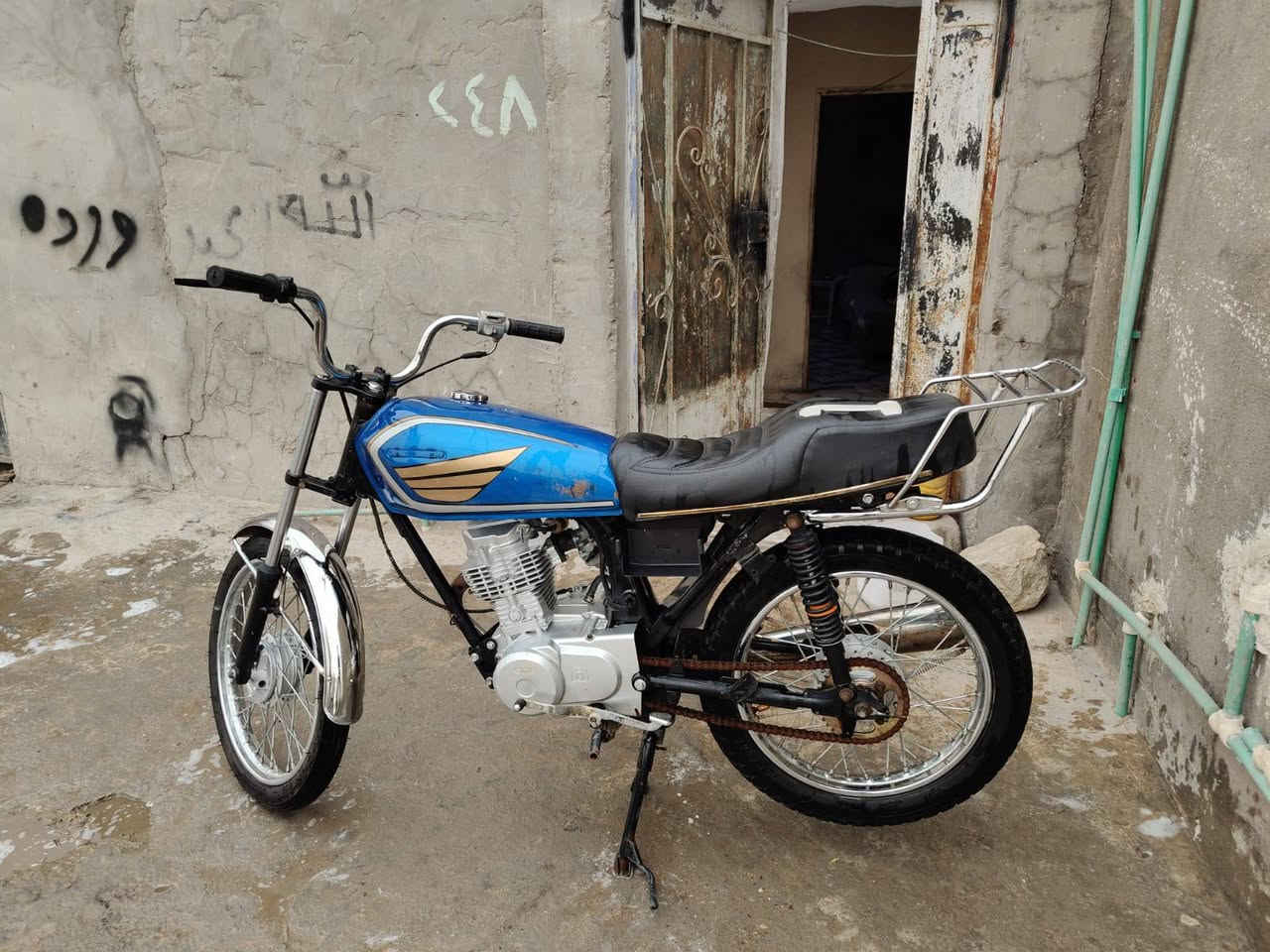 سلام عليكم دراجه ناما بلاد محرك مامفتوح دراجه مرمزه سنويه حلوه خير من الله السعر 750وبيه مجال حك الجيه عنواني بصره القديمه نضران ***********
