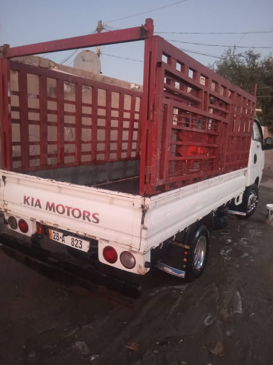 سلام عليكم سياره فحل مسكر محور بم ونزل سنويه ال28 موتيل 2009
***********
