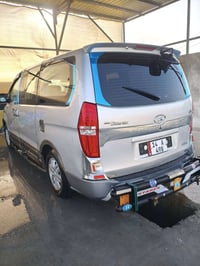 سياره للبيع 2010 07717605300
