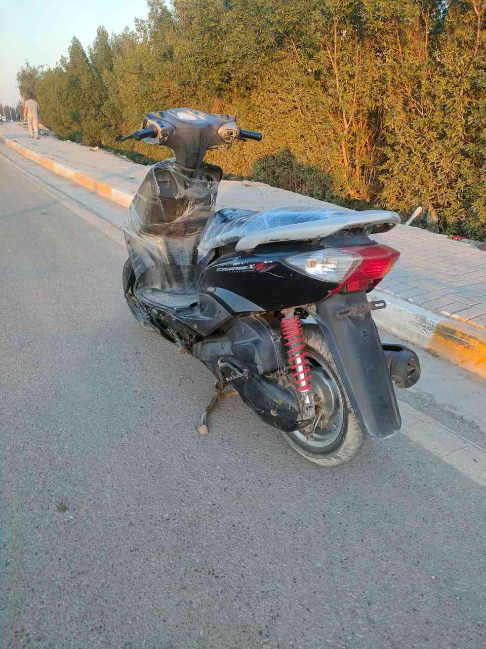 السلام عليكم سكنس نثيه نوزل سرعه 140 شغاله نكره سلف بكل وقت وهندر واحد تشتغل الكهربائيات كامله اشاير كلوبات كله شغال دبلات امامي شغاله دبلات الوره شغاله نقصها كفرات الموضحه في الصورة المدينه مجفته تجفيت مضبوط سعرها 250 وبيها مجال مكاني بغداد التاجي منطقة ابو الجدايل ***********
