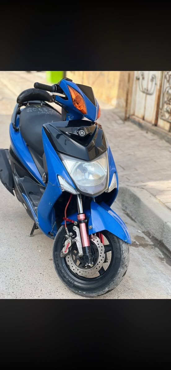 سلام عليكم دراجه سكنس للبيع ما صاله شهرين من نازله من ربه دراجه مكفوله كفاله عامه لبكان بغداد وهاذه رقمي ***********    1300🦋
