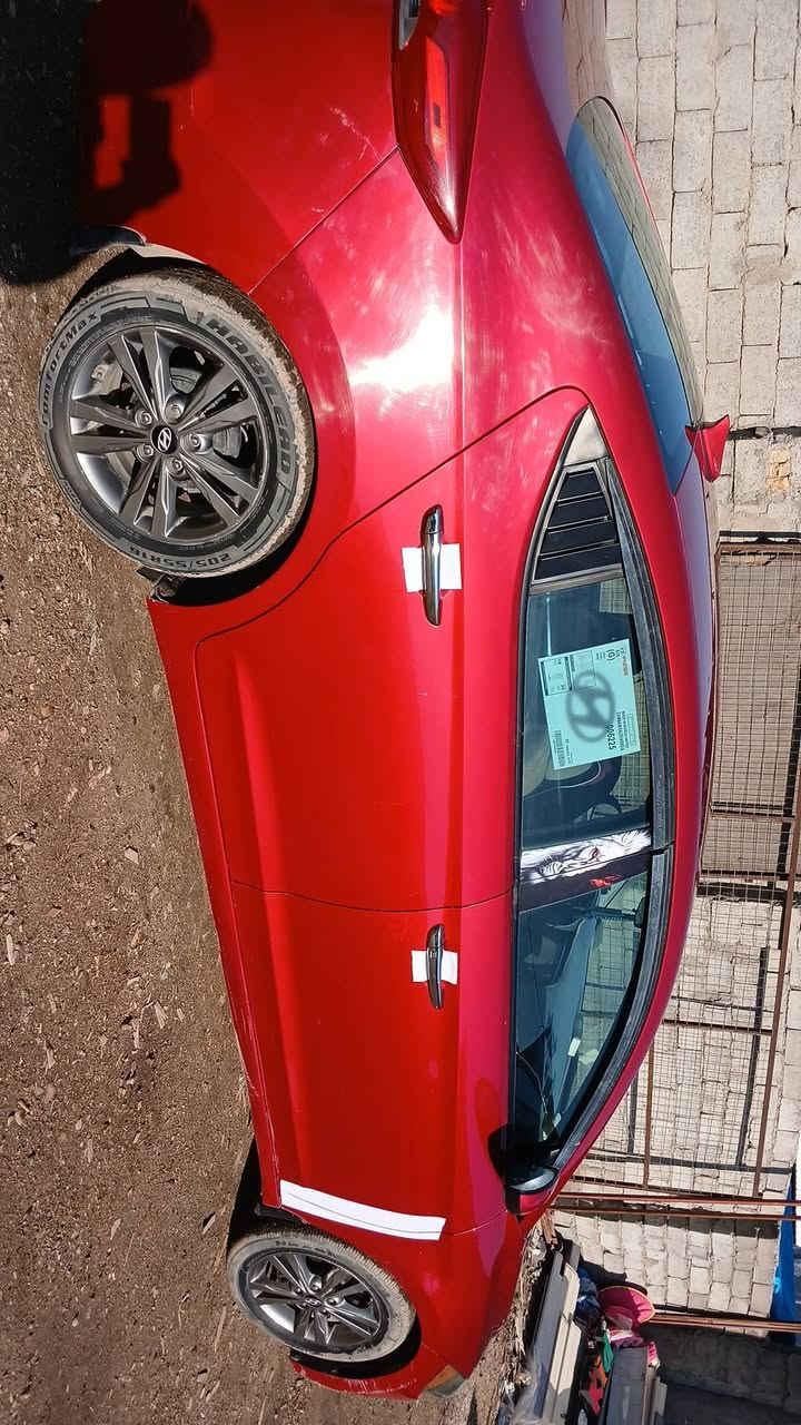 السلام عليكم الانترا ١٧ كلين حادثها بيدي شخط قوي صبغت الباب الخلفيه الي وره بصف السايق والجاملغ مال الصندوك بيها نواقص قواعد دبل شمعات طوبات مشتريهن بالصندوك سياره خير من الله والباقي واظح بالصور سونار ممسويها رقم بغداد كم نقص بيها السعر ١٢٥ الرقم ***********
