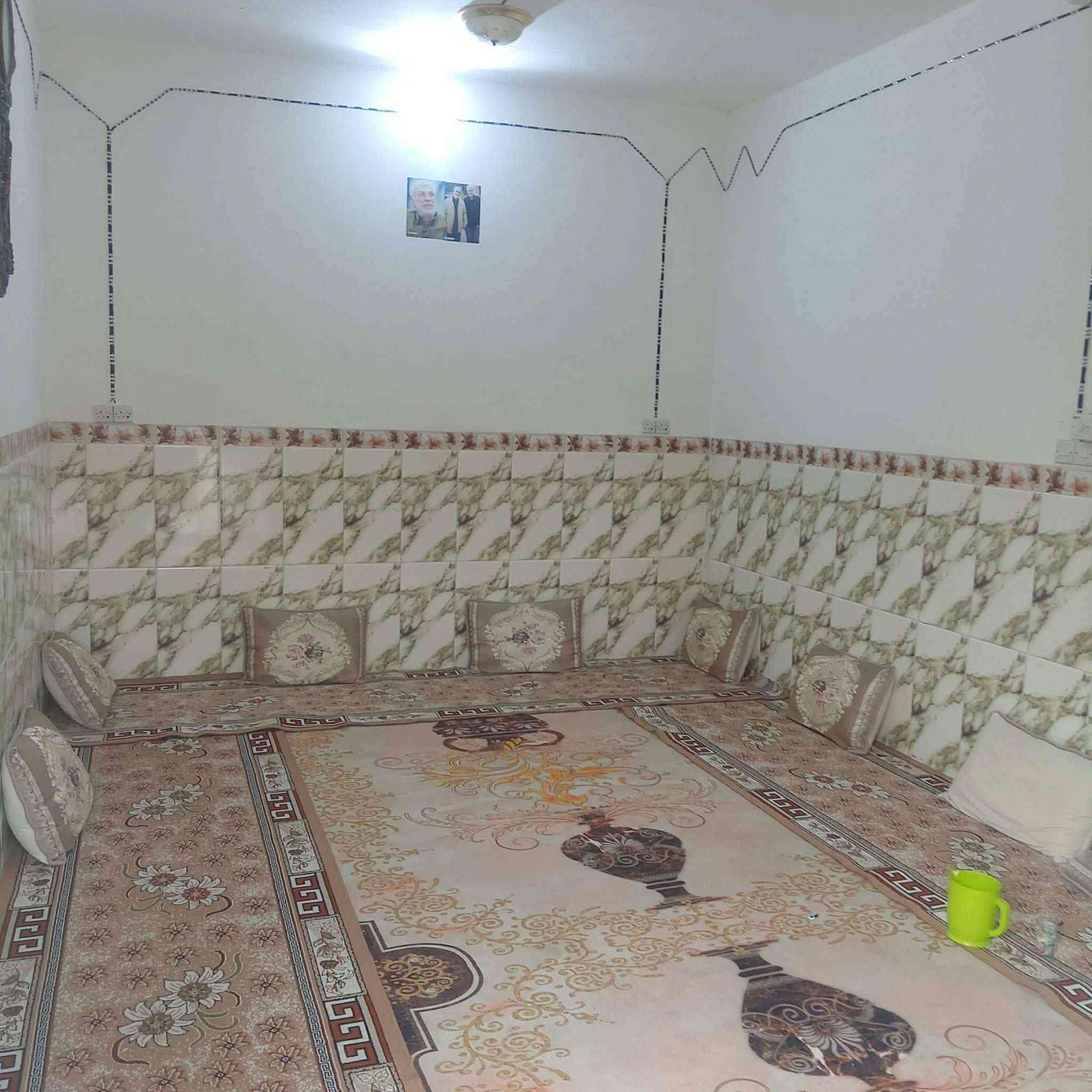 السلام عليكم ورحمة الله وبركاته بيت للبيع ١٥٦ متر بنا طابوك  وعالي عن شارع بي ٢غرف وبراني وصاله ومطبخ وصحيات وساحه قرب مدرسه الشهيد فيصل 
***********
