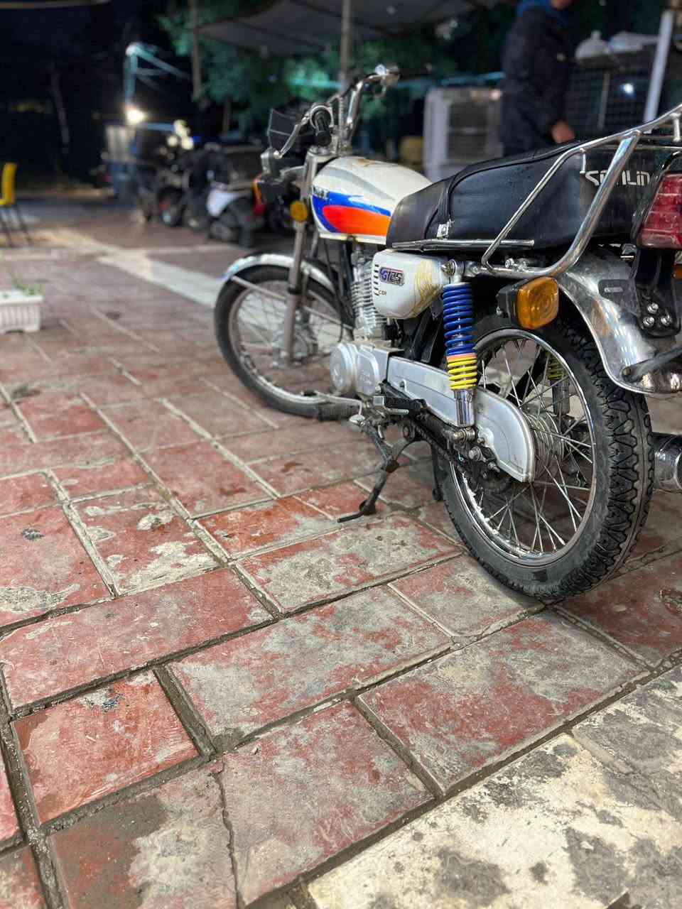 سلام عليكم ايراني اربعه كير للبيع موديل 2025 دراجه جديده كلشي ممفتوح بيه ومابيه اي نقص السعر 550وبيه مجال بسيط العنوان بغداد الصالحيه رقم التلفون***********
