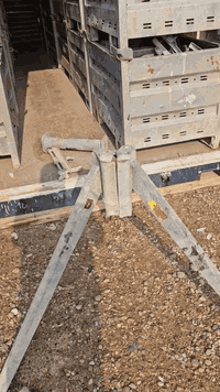 السلام عليكم 
يعلن مكتب السجاد عن وصول مواد المانيه  بحاله جيده للبيع 

1-  قالب جدران +اعمده تصنيع شركة دوكه الالمانيه نضيف جدا معا كلفه الاكسورات 
2-  سكله المانيه مغلون معى براكيت +مقص شركة دوكه الالمانيه 
3-دوكه خشب الماني مختلف الاطوال بحاله جيده جدا 
4-جك الماتي مغلون شركة دوكه +قاعده +شفقه
للمزيد والاستفسار الاتصال على الارقام التاليه 
***********
***********
