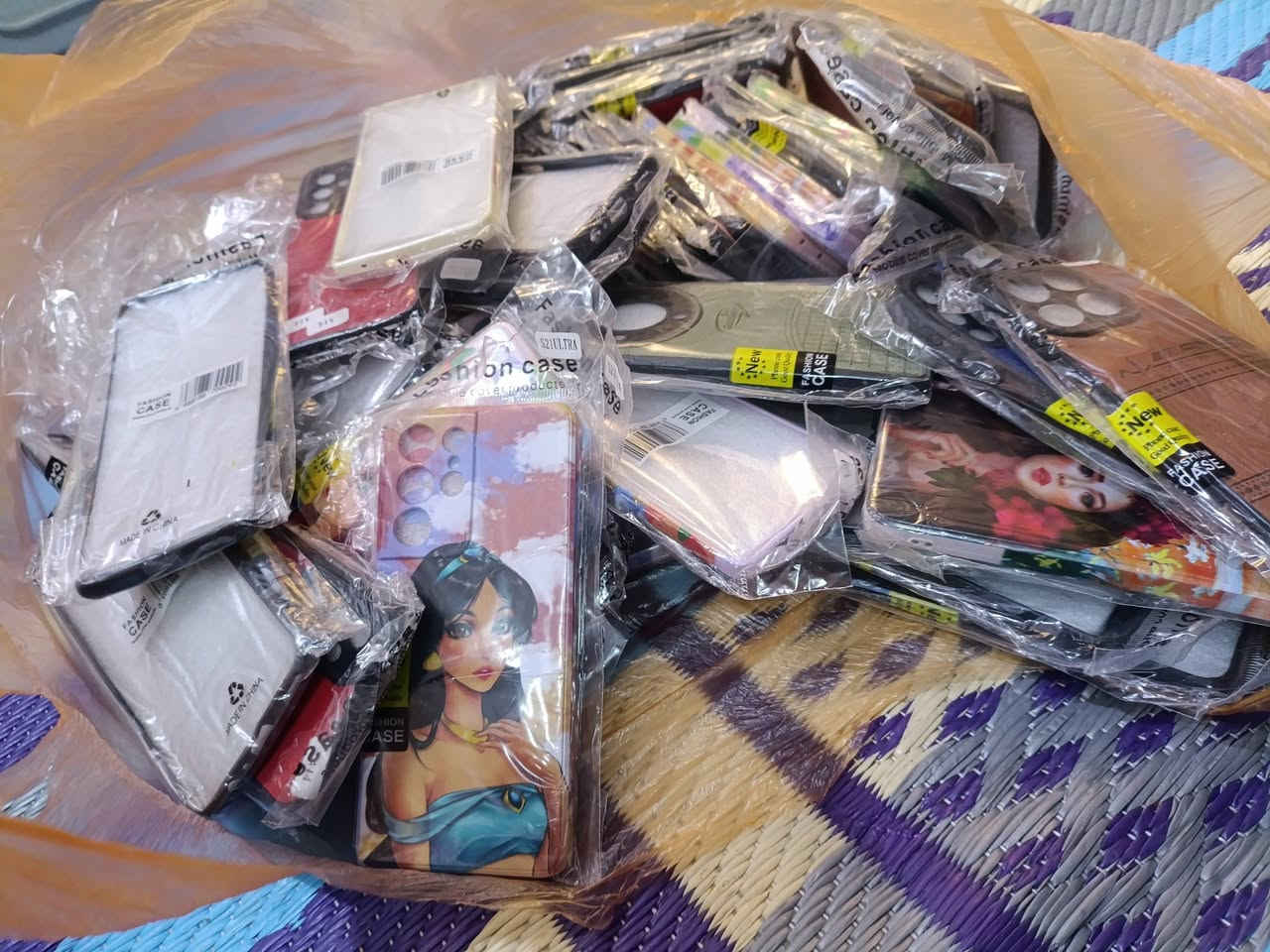 السلام عليكم عندي كفرات عدد 193 كفر وكلهن بلجيس وشرط تشوفهم كدامك النظافة رايدهن اب 125 وبينه مجال الطيبين أو مراوس بشي يعجبني


**إذا كنت صاحب هذا الإعلان وتريد حذفه لأي سبب، رجاءا أرسل رسالة إلى الدعم الفني**