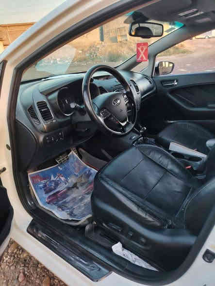 سيراتو موديل 17 ايراني مكفوله ماعده شبر بل باب ال خلف السايق بارد فقط ماشيه 100
المكان بغداد
السعر 155 وبيها مجال
***********
