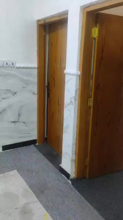 👌
🏠 بيت للبيع – طابو زراعي أصولي (سند 23)
سنة البناء: 2024
المساحة: 100 م²
يتكون من:
غرفتين نوم
صالة
مطبخ
حمام داخلي + حمام خارجي
ديوان
السقف: كونكريت + سقوف ثانوية
درج منور
الأرضية: سيراميك بالكامل
بيت حلو ومرتب وجاهز للسكن
📍 الموقع:
أبو الخصيب – أبو كوصرة
قريب من سنتر طه
على شارع تبليط بعرض 10 أمتار
منطقة هادئة ومميزة
🛍️ الخدمات:
أسواق وسنترات قريبة
مدارس حكومية وأهلية
جميع الخدمات متوفرة
💰 السعر:  50 مليون (قابل للتفاوض)
📞 للاستفسار:
***********
