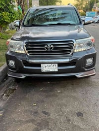 🤝السلام عليكم للبيع  🚙تيوتا لاندكروز بريم  موديل 2014  مكينه V6 ماشيه ...