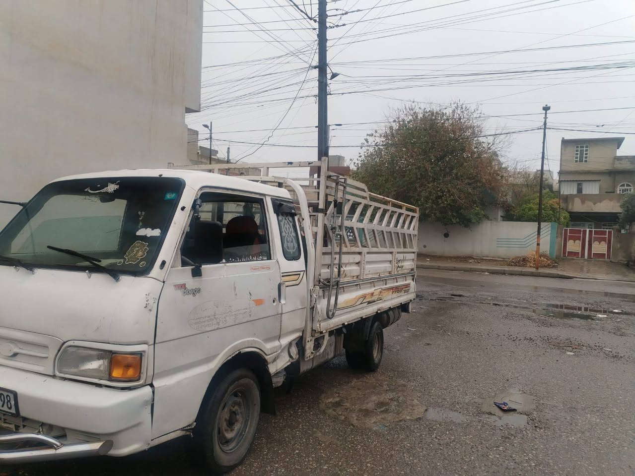 السلام عليكم كيا بنكو موديل ٩٥ قماره وربع ٨ جنكال رقم نينوه انكليزي هزه جديده سنويه لل ٢٧ رقم كمركي جديد السياره البارحه طلعت من التجفيت بيهة محرك مال عموشه حديث تجفيت درجه اولى كور جديد كرنك جديد تجفيت كله اصلي قوايش رولات مدكه نوزلات بلكات كله جديد ولبه كير جديد ه رقم نينوى وحاليا بل موصل السياره 
سعرهة ٤٨ وبيهة مجال بسيط 
***********
