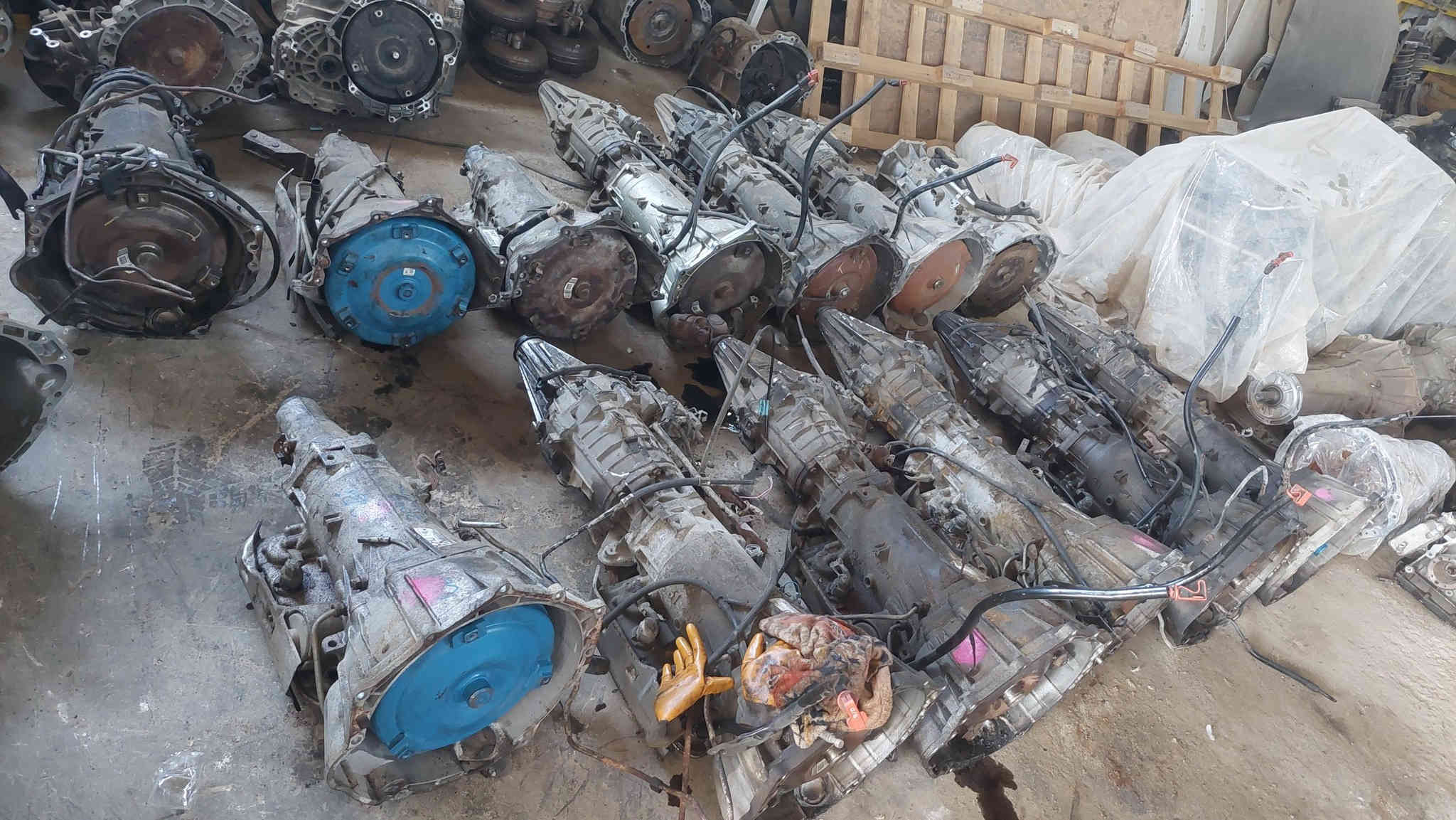 السلام عليكم ورحمة الله وبركاته 
وصول وجبة كيرات ٧٠٠ الفيني  مع كيرات ١٠٠٠
محركات 5300 موديل 2008  2014
الديوانية حي الصناعي البلوك الاخير 
ورشة وعد ابو الامريكي 
***********
