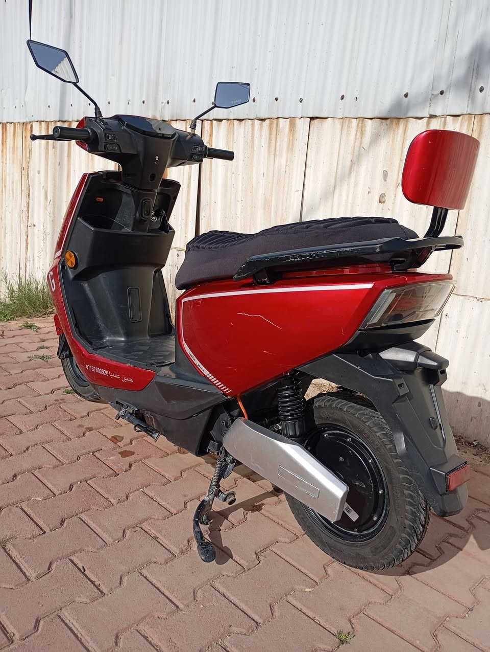 السلام عليكم سكنس موديل25 إستخدام 4اشهر دراجه نظيفه كولش جاهزه من كلشي بيه شويه شخوط للباب مال بيت غيرها كفاله شخوط بسيطه كووولش 550وبيها مجال ملفها 1000بطاريات6كبار32مكاني بغداد قرب كراج العلاوي اي ستفسار *********** وتساب فقط
