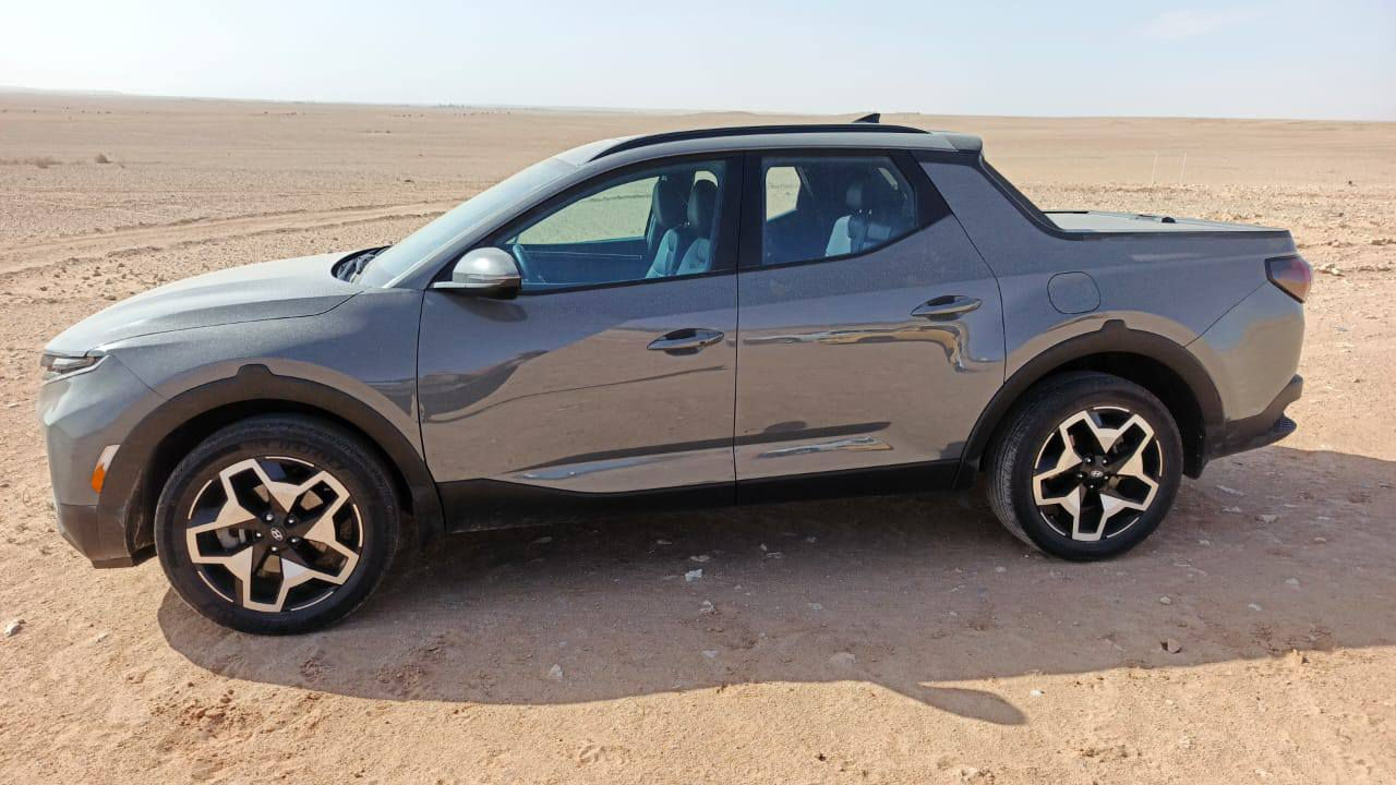 هونداي سانتا كروز 2024  لون سمنتي مميز فول سيارة بصمة تشغيل عن بعد سلايت ويل مميز ليت عدسات كامرة اتو هولد كشنات تدفئة كير اوتوماتيك بردة خلفي جنطة شفط نقطه عمياء رادار امامي وخلفي وتوقف ذاتي وتحكمات وشاشه اهواي موصفا ت هوايه  سعره ٢٢٥وبيهه مجال  مكاني بل قائم ا خابرني عل رقم ‏‪***********‬‏بي واتساب ‏ مكلف بل نشر مال صديقي
