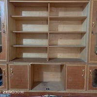 مكتبة ومعرض • ٢متر ونص • ارتفاع مترين