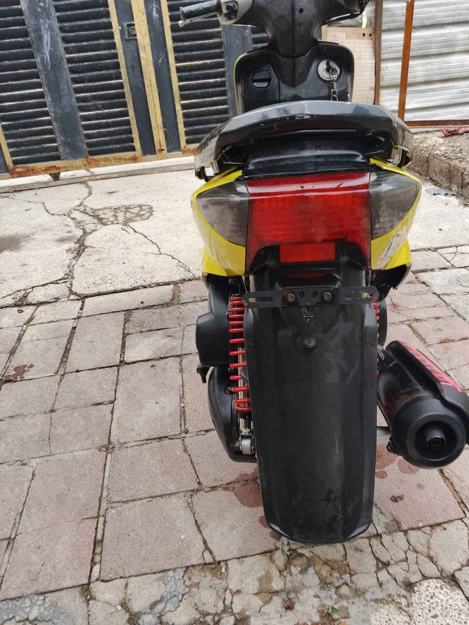 السلام عليكم مكاني بغداد الزعفرانيه دراجه سكنس البيع دراجه كلشي شغال بيه 750 بيه مجال حك جيتك ***********
