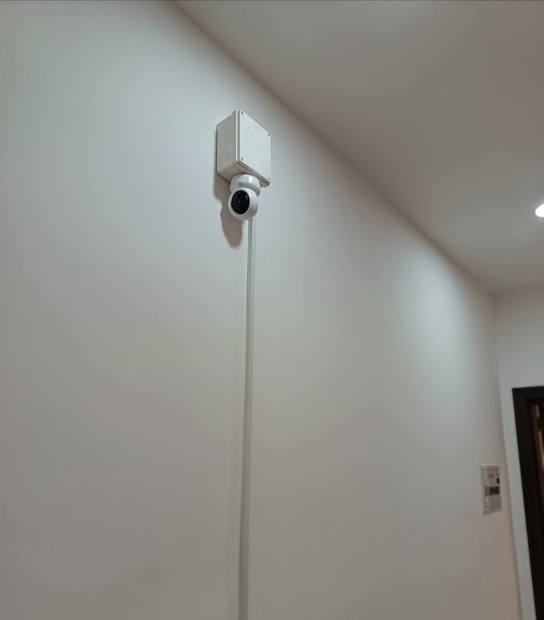 بسم الله الرحمن الرحيم
«وَقُلِ اعْمَلُوا فَسَيَرَى اللَّهُ عَمَلَكُمْ وَرَسُولُهُ وَالْمُؤْمِنُونَ 
          صدق الله العظيم

(الحمدالله تم تآمين بيت   في بغداد  
منطقه الامين حي المعلمين  

 كامره واي فاي نوعEZVIZ الاصلي  دقه 2k   عدد 2

الموصفات

1متحركه 360 درجه 

2تسجيل  صورة صوت وسبيكر تحدث
 
3تستقبل رام لحدود  265 كيكا بايت 

4امكانيه المشاهده من اي مكان في العالم  بستخدم تطبيق EZviz

5خاصيه التتبع الذكي للاشخاص والاجسام المتحركه

6 ضمان 2 سنه  حقيقي  استبدال 

7 ربط على اكثر من تليفون بدون اي مشاكل 

ومتوفر كادر عمل  مختص والعمل في جميع مناطق بغداد كرخ ورصافه 

#بيع   #ونصب #وصيانه #جميع #انوع #كامرات   #المراقبه 

للستفسار مراسله الصفحه ومرفه كافه الاسعار وتفاصيل 

(***********  و تساب )
#EZVIZ
