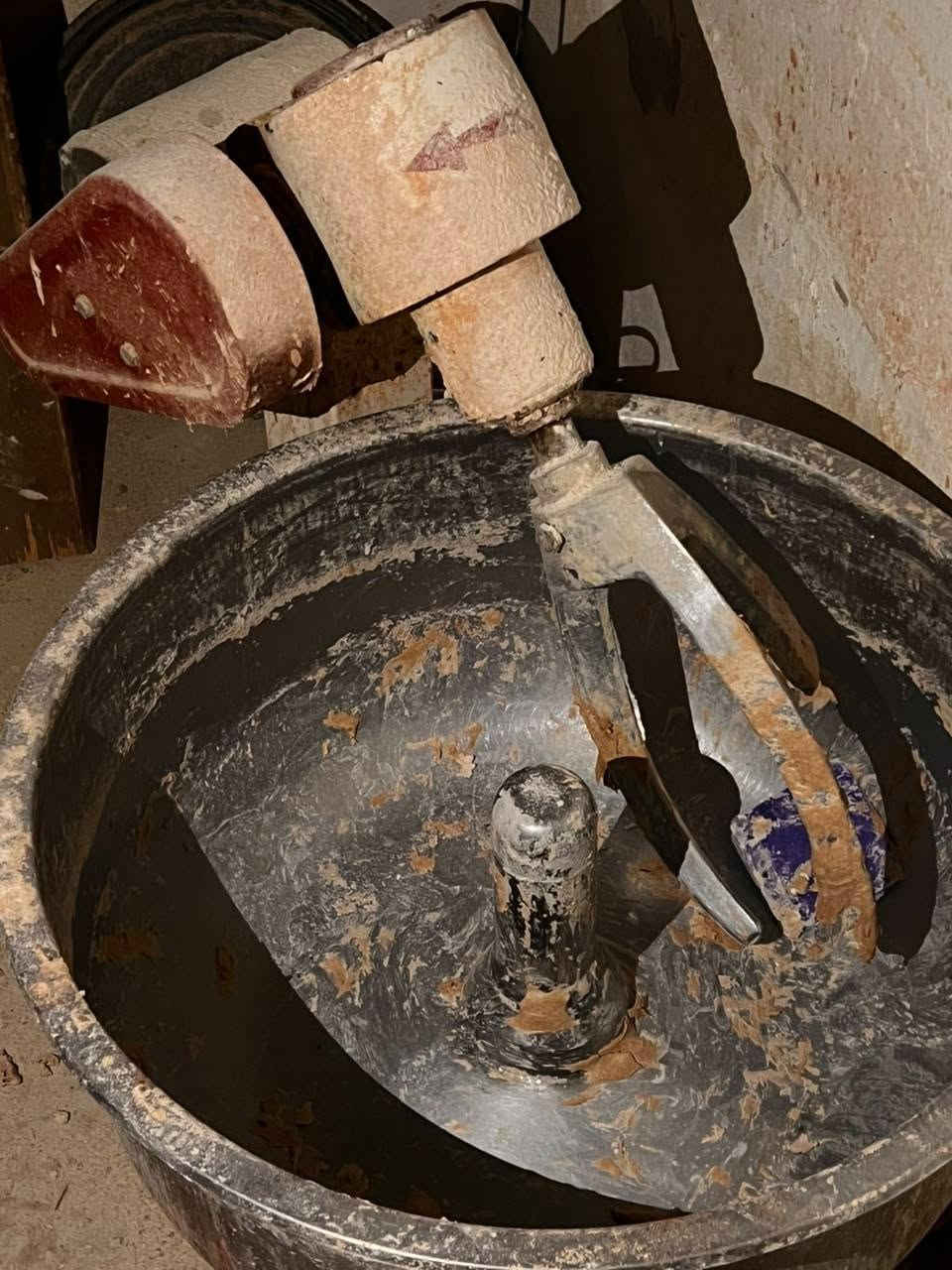 غراض مخبز للبيع
عجانة ٤٠ كيلو 
صاج قياس ٦٠
طاولات عدد ١٦ 
موجود ببغداد 
التواصل واتساب ***********
