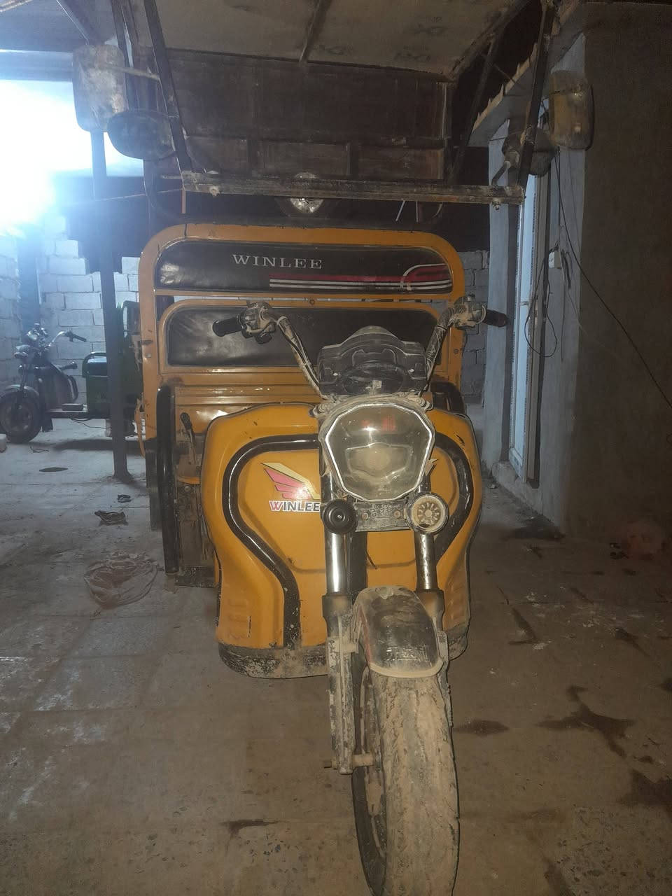 ستوته شحن ٥باتري نص عمر  ونقص كهرباءيات والباقي شغاله ٤٥٠ وبيه مجال ***********
