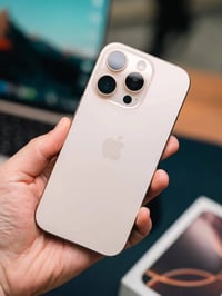 ايفون 16 برو ماكس • ٢٥٦ • ذهبي